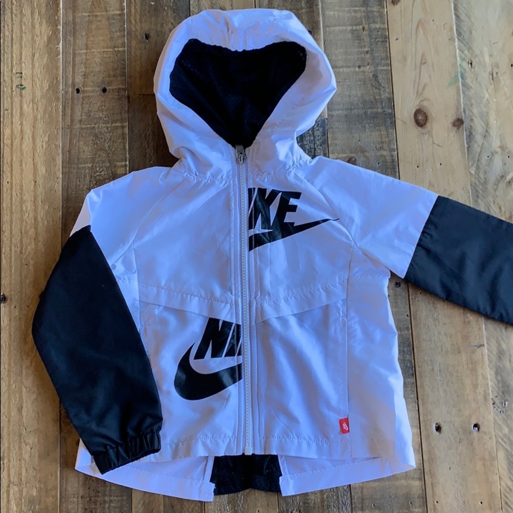 Girls light weight Nike windbreaker